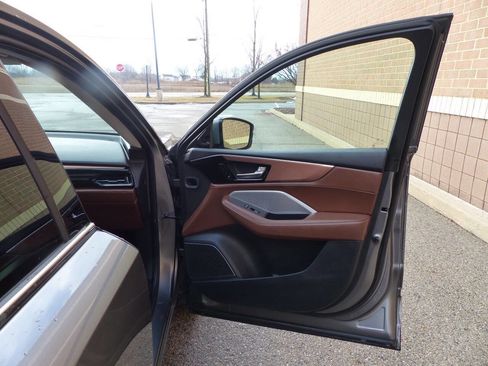 Used 2024 Acura MDX SH-AWD w/ Technology Package image 39