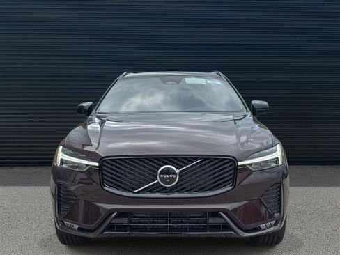 New 2026 Volvo XC60 B5 Plus w/ Climate Package image 2
