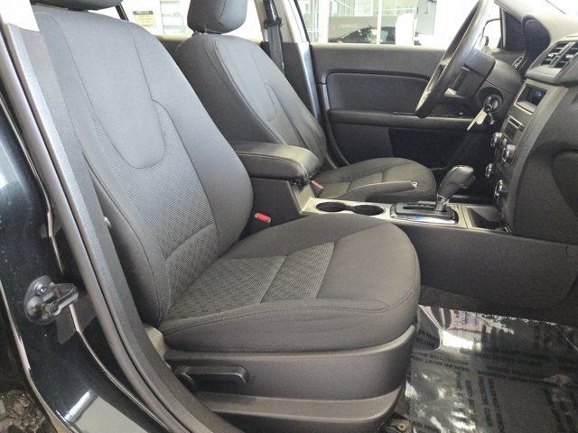 Used 2010 Ford Fusion SE FWD image 3