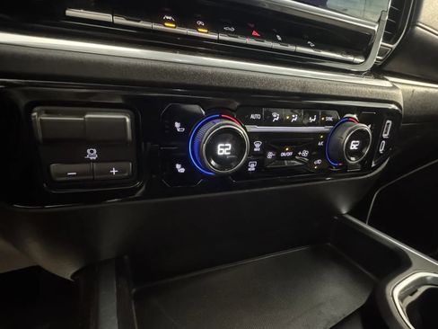 Used 2025 Chevrolet Silverado 1500 LT AWD/4WD image 35
