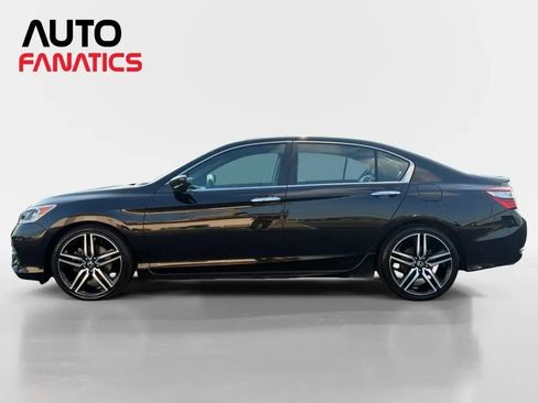 Used 2017 Honda Accord Sport image 2