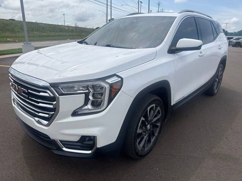 Certified 2022 GMC Terrain SLT w/ Infotainment Package II AWD/4WD image 1