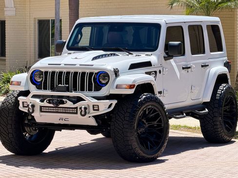Used 2025 Jeep Wrangler Unlimited Sport AWD/4WD image 15