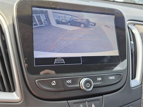 Used 2022 Chevrolet Malibu LT image 21