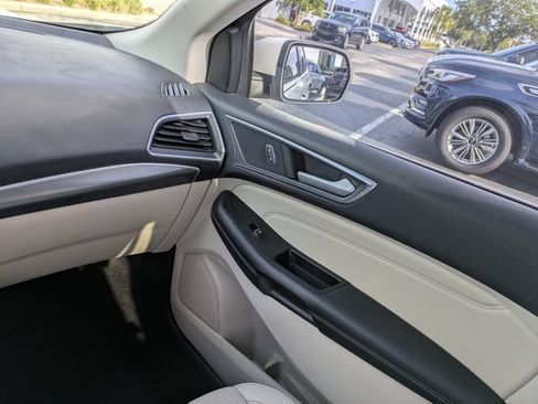 Used 2018 Ford Edge Titanium w/ Equipment Group 301A AWD/4WD image 13