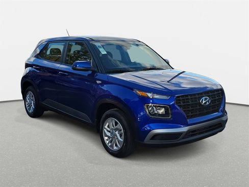 New 2026 Hyundai Venue SE image 3