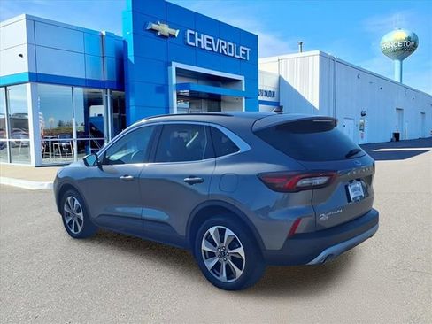 Used 2023 Ford Escape Platinum image 6