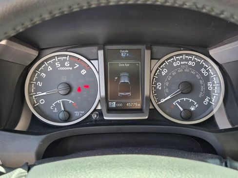Used 2019 Toyota Tacoma SR5 RWD image 19