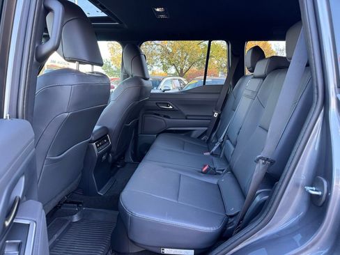 Used 2025 Lexus GX 550 image 16
