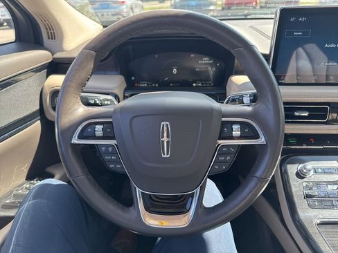 Used 2022 Lincoln Nautilus Reserve AWD/4WD image 12