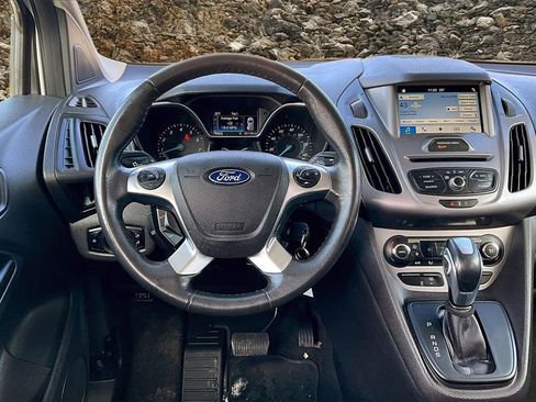 Used 2017 Ford Transit Connect XLT image 5