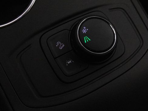 Certified 2023 GMC Terrain SLE image 25