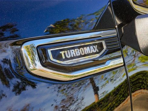 New 2026 GMC Sierra 1500 SLE w/ Preferred Package image 10