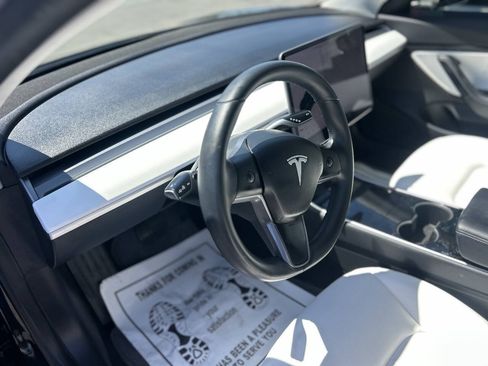Used 2019 Tesla Model 3 Standard Range Plus RWD image 9