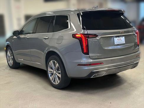 Used 2023 Cadillac XT6 Premium Luxury image 6