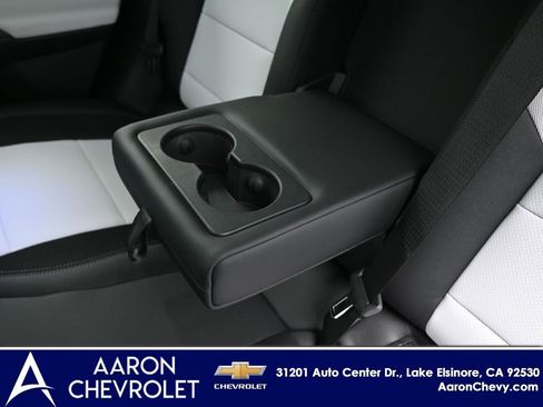 New 2026 Chevrolet Equinox EV LT w/ LPO, Blackout Package AWD/4WD image 13