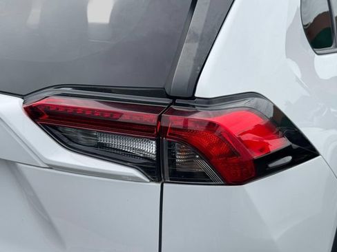 Used 2020 Toyota RAV4 LE w/ All Weather Liner Package AWD/4WD image 13