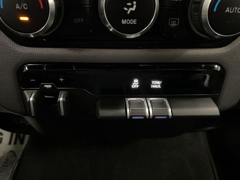 Used 2022 RAM 1500 Big Horn AWD/4WD image 25
