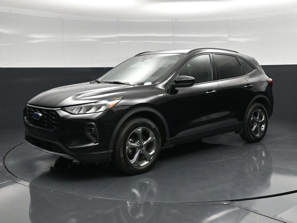 Certified 2025 Ford Escape ST-Line Select AWD/4WD image 5