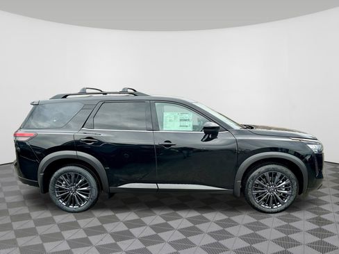 New 2026 Nissan Pathfinder SL image 5