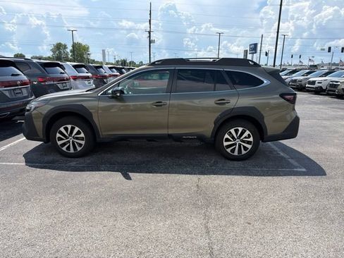 Certified 2025 Subaru Outback Premium AWD/4WD image 3