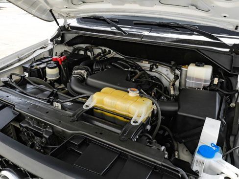 Used 2019 Nissan NV 1500 S image 46