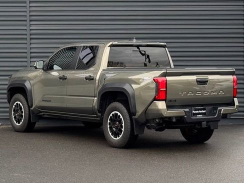Used 2024 Toyota Tacoma TRD Off-Road w/ TRD Off Road Premium Package image 3