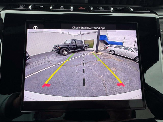Used 2023 Jeep Grand Cherokee Altitude AWD/4WD image 9