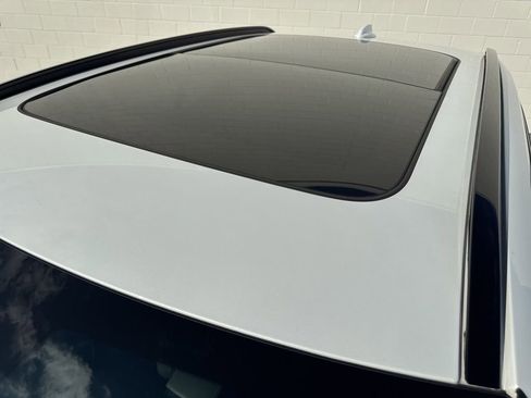 Used 2024 Volvo XC40 B5 Plus w/ Climate Package image 35