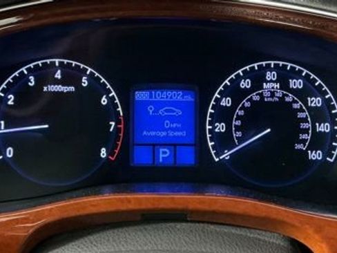 Used 2013 Hyundai Genesis 3.8 RWD image 16
