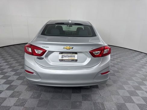 Used 2019 Chevrolet Cruze LT image 4