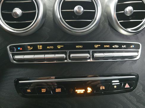 Used 2022 Mercedes-Benz GLC 300 4MATIC image 24