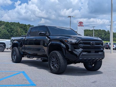 Used 2025 Toyota Tacoma SR5 AWD/4WD image 7