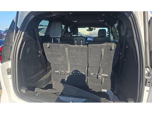 Used 2025 Chrysler Pacifica Select FWD image 11