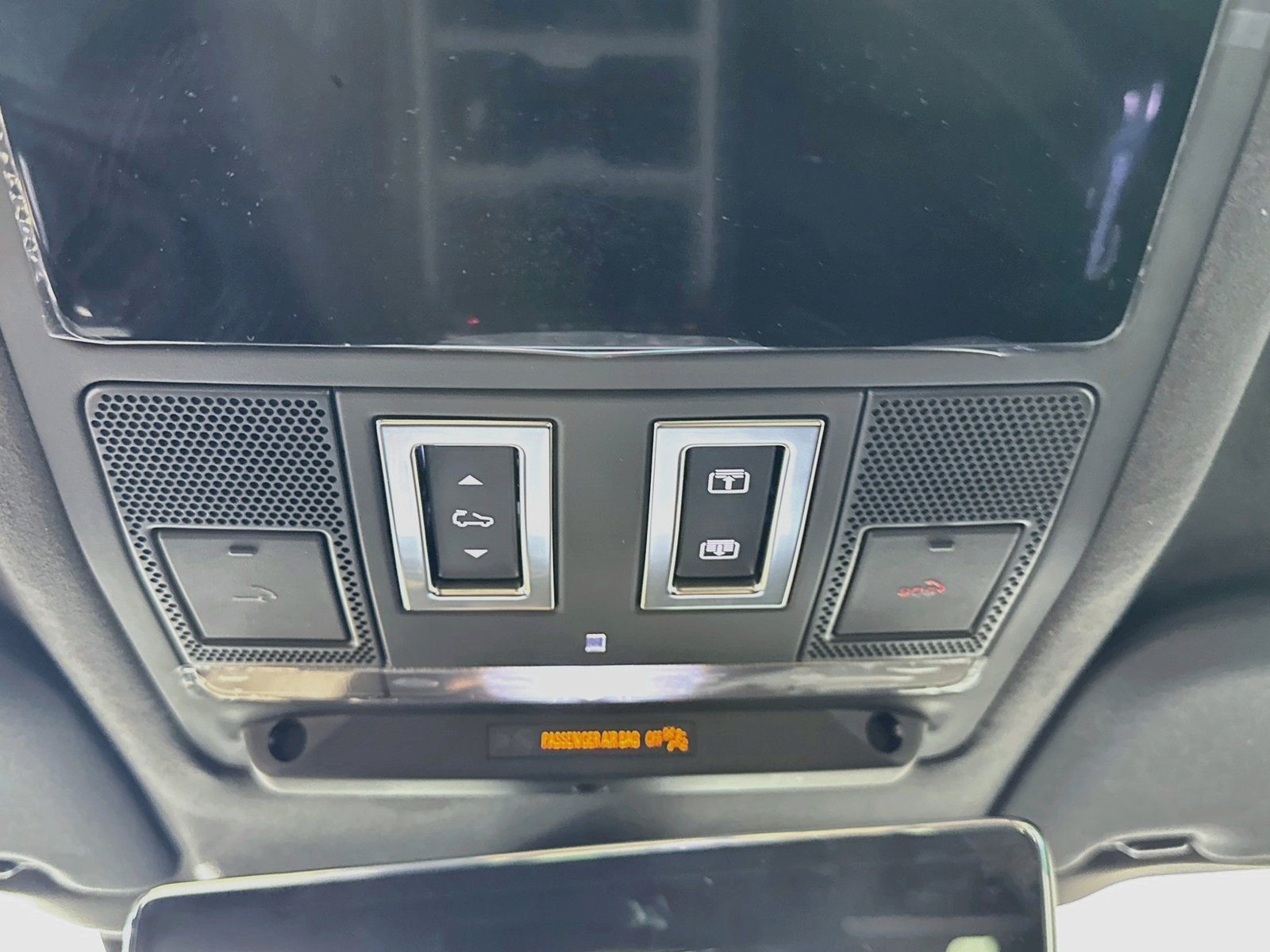 New 2026 Land Rover Defender 110 X AWD/4WD image 31