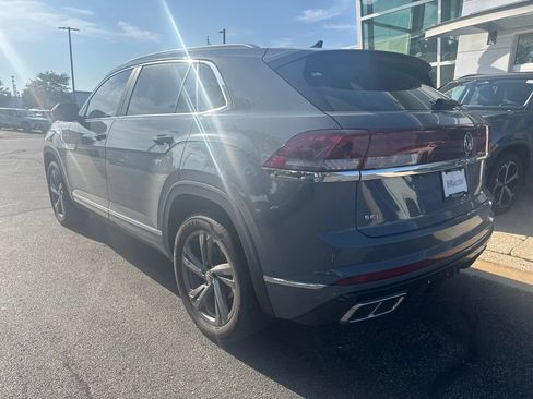 Used 2024 Volkswagen Atlas Cross Sport SEL R-Line AWD/4WD image 4