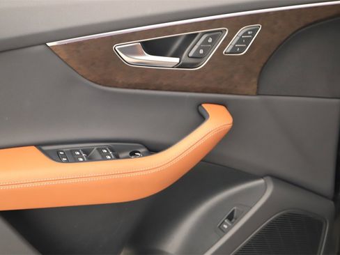 Certified 2025 Audi Q8 Prestige w/ Prestige Package image 23