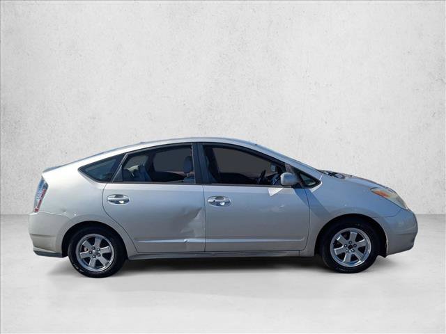 Used 2005 Toyota Prius w/ Pkg 3 FWD image 4