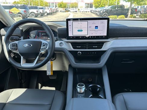 New 2026 Ford Explorer Active RWD image 22