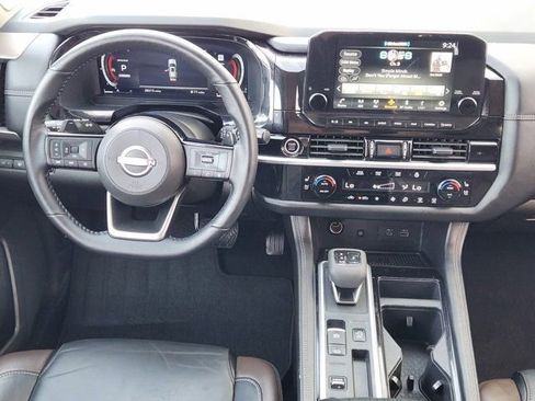 Used 2024 Nissan Pathfinder Platinum w/ Cargo Package image 28