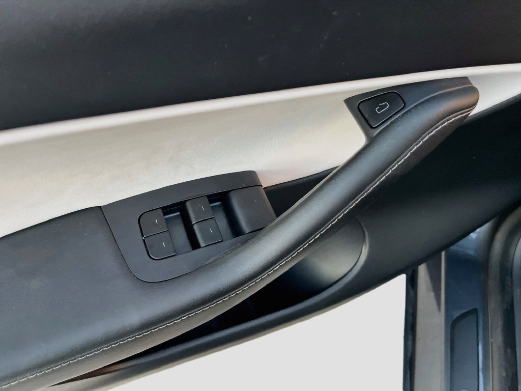 Used 2022 Tesla Model Y Performance AWD/4WD image 17