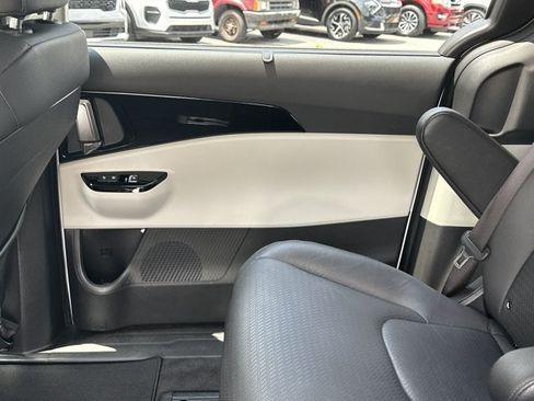Certified 2023 Kia Carnival SX Prestige FWD image 27