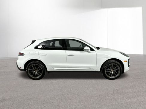 Used 2023 Porsche Macan Base image 36