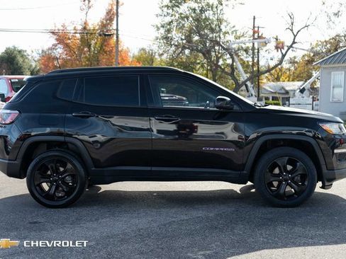 Used 2018 Jeep Compass Latitude w/ Popular Equipment Group image 4