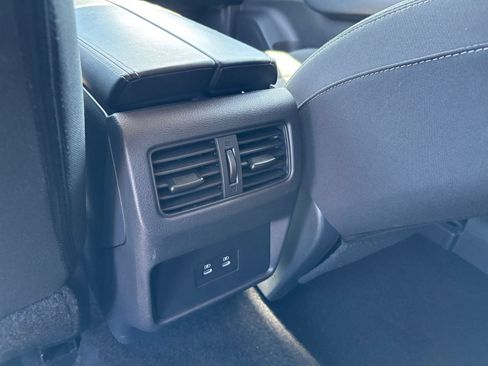 Used 2025 Nissan Rogue SV FWD image 24