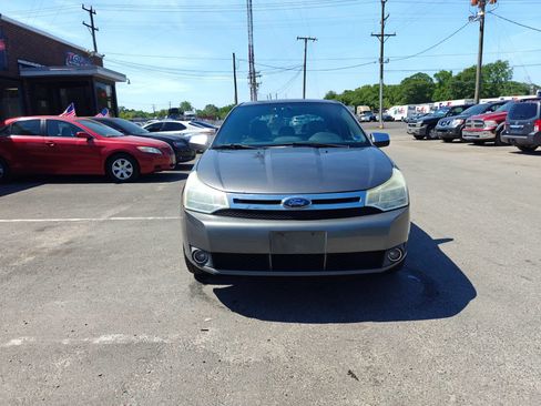 Used 2010 Ford Focus SEL FWD image 8