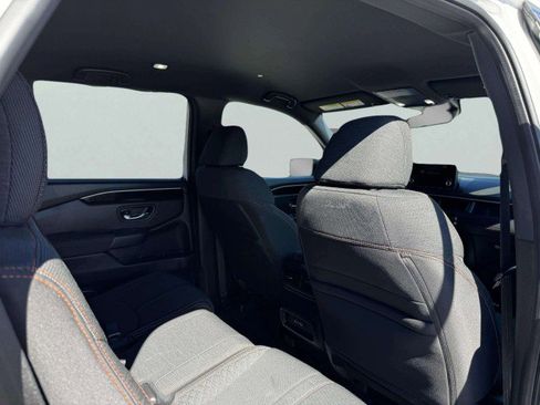 Used 2023 Honda Pilot Sport image 53