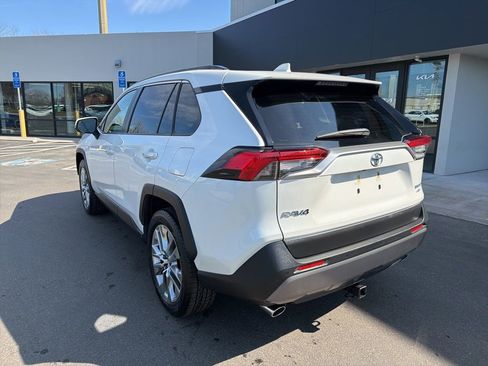 Used 2019 Toyota RAV4 Limited w/ Advanced Technology Package image 8