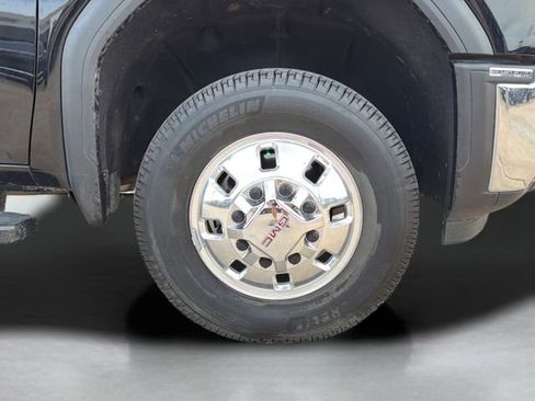 Used 2024 GMC Sierra 3500 SLT w/ SLT Premium Package AWD/4WD image 9