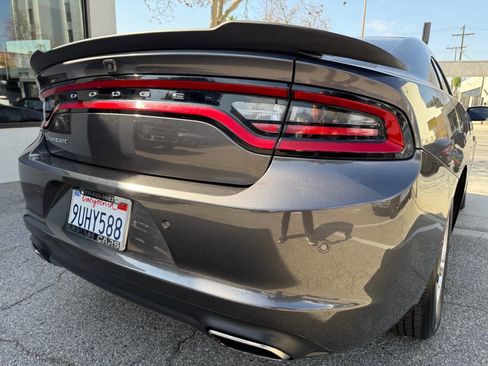 Used 2020 Dodge Charger SXT w/ Leather Interior Group image 17
